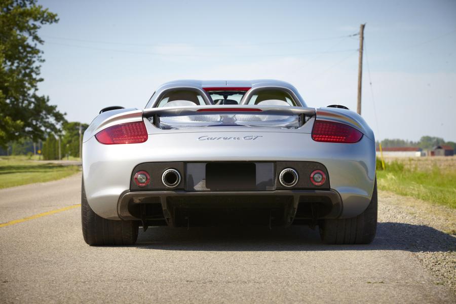  Porsche Carrera GT 2004 года  (фото 11 из 77)